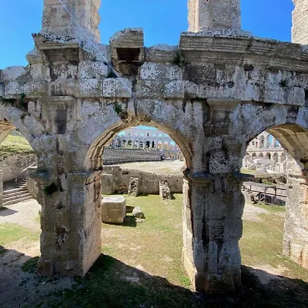 Pula Central Apartments דירה *